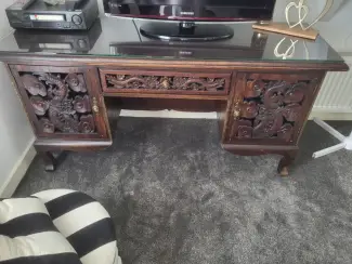 Bureau snijwerk