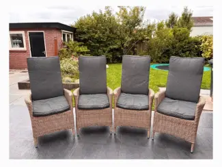 4 verstelbare tuinstoelen van wicker met kussens
