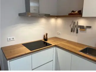 Keuken | Complete keukens Moderne hoekkeuken met inbouwapparatuur uit 2021